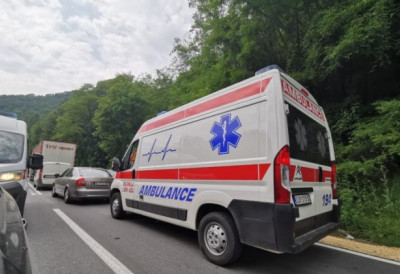 ЖЕСТОК СУДАР НА ПУТУ ПОЖЕГА – УЖИЦЕ Има повређених, саобраћај потпуно обустављен