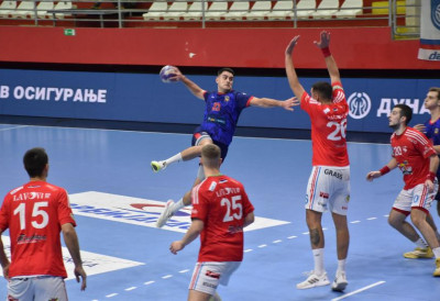 Лавови поклекли пред Новосађанима СЛАВИЈА ОСВАЈАЧ КУПА РУКОМЕТНОГ САВЕЗА ВОЈВОДИНЕ Сјајна игра Ракоције и Јовановића