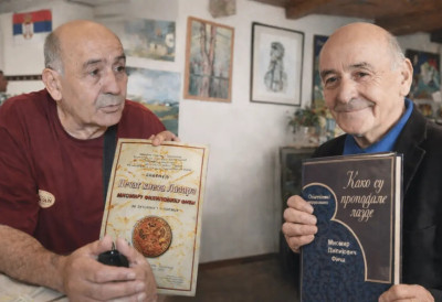 Био је и дугогодишњи дописник „Дневника“ ФИЋА ПЕТ ДЕЦЕНИЈА РАДИ КАО НОВИНАР И КАЖЕ: Ми смо у пензији само на папиру! Његове СЕОСКЕ НОВИНЕ стижу на стотине адреса у руралном подручју