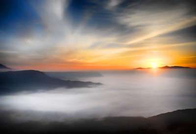 ВРЕМЕ СЕ КОЛЕБА ИЗМЕЂУ ЗИМЕ И ПРОЛЕЋА Ледено јутро, магла без краја, а температуре скачу до 15 степени