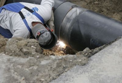 ТЕЖИ ОДЛАЗАК НА ПРИВРЕМЕНИ РАД У ХРВАТСКУ Уводе се строги услови за стране раднике МАЊЕ РАДНИХ ДОЗВОЛА, ВЕЋА ДИСЦИПЛИНА