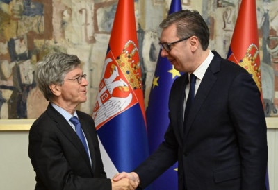 ВУЧИЋ РАЗГОВАРАО СА ЏЕФРИЈЕМ САКСОМ: Анализирали глобалну ситуацију и српске регионалне прилике