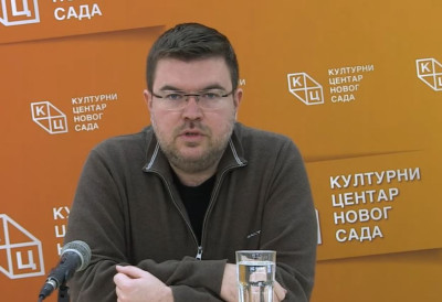 Предавање геополитичког аналитичара Предрага Рајића на тему „Ретроспектива године на измаку“ на Јутјуб каналу КЦНС