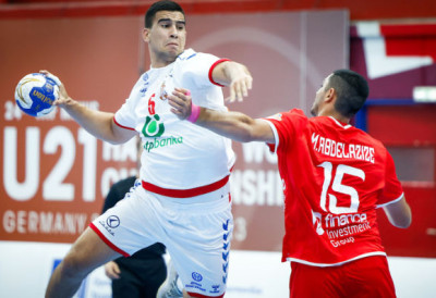 Туга репрезентативца Србије МИЛОШ КОС НЕ ПУТУЈЕ НА ЕВРОПСКО ПРВЕНСТВО Срце хтело, али зглоб није издржао