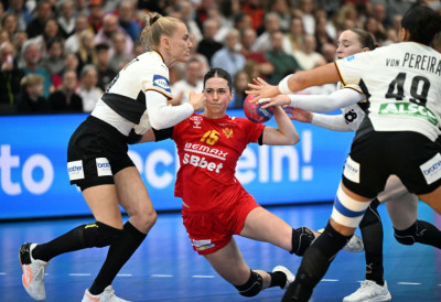 ПОБЕДА НЕМИЦА КОЈА СРПКИЊАМА ОДГОВАРА Против Црногорки довољно и нерешено за четвртфинале