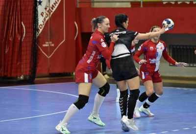 РУКОМЕТАШИЦЕ ВОШЕ ЗИМУЈУ НА ПРВОМ МЕСТУ НА ТАБЕЛИ Б СУПЕРЛИГЕ: Новосађанке морају још боље и јаче