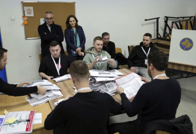 НОВО НАСИЉЕ У КУРТИЈЕВОМ ЦИК-У Приштина одбила да овери кандидате Српске листе за изборе