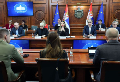 СРПСКИ МЛЕКАРИ ЗАБРИНУТИ? Премијер Мацут: Нећемо толерисати угрожавање домаће производње млека, ТРАЖИМО РЕШЕЊЕ