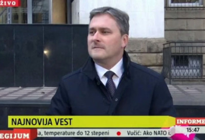 НАСТАВЉА СЕ ХАЈКА НА СЕЛАКОВИЋА: Министар се обраћао испред Тужилаштва