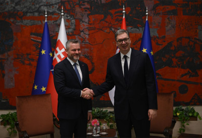 ПРЕДСЕДНИК СЛОВАЧКЕ СТИГАО У СРБИЈУ Вучић га дочекао уз највише државне почасти ПОЧЕО САСТАНАК У ПАЛАТИ СРБИЈА