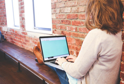 ТРЖИШТЕ РАДА ОКРЕЋЕ ЛЕЂА ОСОБАМА С ИНВАЛИДИТЕТОМ Мање послова док интерес расте