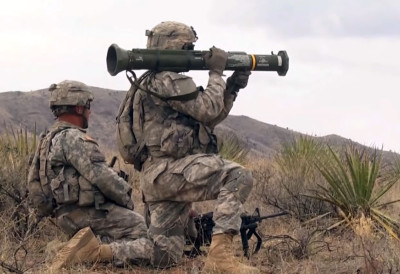 АЛБАНСКА ВОЈСКА СЕ НАОРУЖАВА "Џавелини" стигли у Тирану