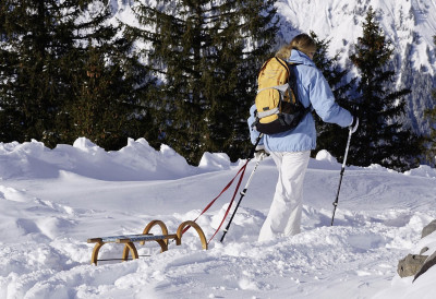 НЕРАДНИ ДАНИ У 2026. ГОДИНИ Већина запослених православне вероисповести УКУПНО 12 ДАНА НЕЋЕ РАДИТИ