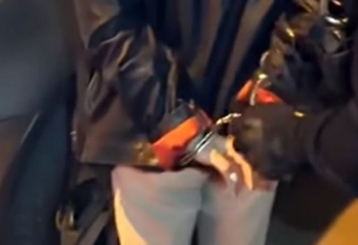 РАЗБИО ЈЕ СТАКЛО ПА ЗАПАЛИО ЛОКАЛ Полиција га ухапсила због изазивања опште опасности