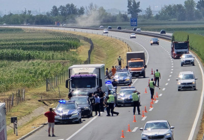 ВОЗАЧУ КАМИОНА ПРОДУЖЕНА МЕРА ЗАБРАНЕ НАПУШТАЊА СТАНА У трагичној несреће КОД НОВОГ САДА летос страдао полицајац на дужности