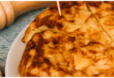 ПЕКАРИ ОТКРИЛИ ДОБРО ЧУВАНУ ТАЈНУ Прелијте питу овим ПРЕЛИВОМ и биће никад боља!