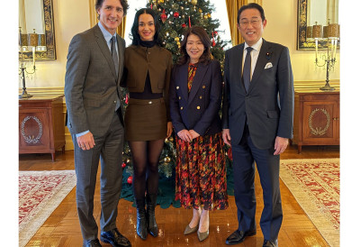 СА ГЛУМЦА НА ПОЛИТИЧАРА: Кејти Пери и Џастин Трудо у Јапану на ручку с премијером Кишидом