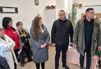 ГРАД ПОДРЖАВА СОЦИЈАЛНО УГРОЖЕНЕ Уручени хигијенски пакети у свратишту  за бескућнике