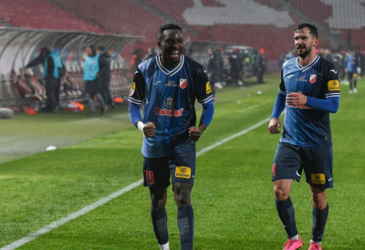 КОЛИНС СИЧЕНЏЕ ВЕРУЈЕ ДА ВОША МОЖЕ ДА РАЗДВОЈИ ПАРТИЗАН И ЦРВЕНУ ЗВЕЗДУ НА ТАБЕЛИ: Добро расположење пред зимски одмор