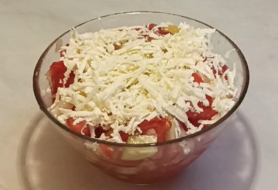 КАКО НАПРАВИТИ САВРШЕНУ ШОПСКУ САЛАТУ Није до поврћа, већ до редоследа