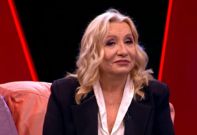 Певачици прескаче срце! ВЕСНА ЗМИЈАНАЦ КРЕНУЛА КУЋИ из Ургентног, али јој се ПОНОВО СЛОШИЛО! Огласила се након посете Ургентном центру