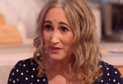 ПОРОДИЦА СЕ ОПРОСТИЛА ОД СПИСАТЕЉИЦЕ СОФИ КИНСЕЛЕ Последњим тренуцима „Купохоличарка” (55) показала шта значи истинска храброст