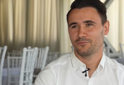 ПАРТИЗАНОВ БУГАРИН СПРЕМА СЕ ЗА НЕМАЧКУ! Карабељов на „мети“ некадашњег великана!