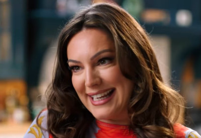 ОБЛИНЕ СЕВНУЛЕ А САМО ЈЕ ОБУКЛА РИСКАНТНУ ХАЉИНУ! Шминка на минимуму, али...лепо је лепо