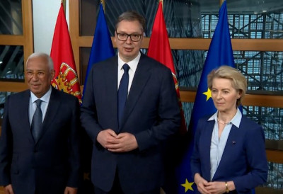 ВУЧИЋ СТИГАО У БРИСЕЛ Следи радна вечера с Антонијом Коштом и Урсулом фон дер Лајен