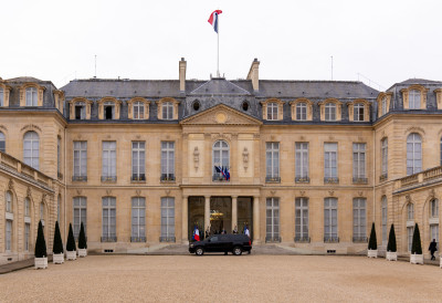 ПЉАЧКА У ЈЕЛИСЕЈСКОЈ ПАЛАТИ! Резиденција француског председника на мети дрског лопова! ЕВО ШТА ЈЕ УКРАДЕНО