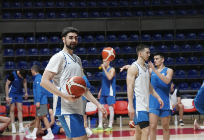 "БРУКАТЕ НАС! НИСТЕ ДОСТОЈНИ" Водитељка из БиХ бурно реаговала на срамно скандирање навијача у утакмици против Србије! Погледајте шта је поручила