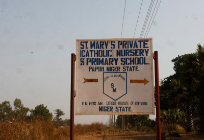 ОТМИЧАРИ ОСЛОБОДИЛИ 100 ОТЕТИХ ЂАКА ПОСЛЕ МЕСЕЦ ДАНА Срећан крај саге за родитеље киднапованих ученика