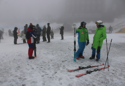 ПОЧЕЛА СКИЈАШКА БАЈКА НА КОПАОНИКУ Више од 3.000 љубитеља зимских спортова отворило сезону, а ту су и попусти и богат пратећи програм
