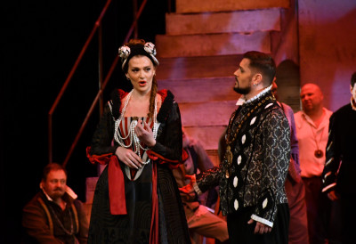 ПОСЛЕ ПАУЗЕ, ВЕРДИЈЕВ "РИГОЛЕТО“ ИЗВЕДЕН У НАРОДНОМ ПОЗОРИШТУ; Публика уживала, глумци одржали ШТРАЈК УПОЗОРЕЊА