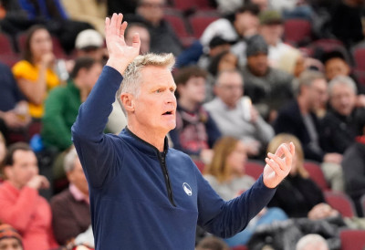 ЕМОТИВНО ВЕЧЕ У ЧАСТ ДЕЈАНА МИЛОЈЕВИЋА Стив Кер и Вориорси на пројекцији филма „Брате“