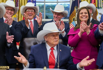 ДОНАЛД ТРАМП НАЈАВИО „ПАТРИОТСКЕ ИГРЕ“ НА 250. РОЂЕНДАН АМЕРИКЕ, ДЕМОКРАТЕ ГА ИСМЕЈАЛЕ Јачање патриотизма или „Игре глади“?