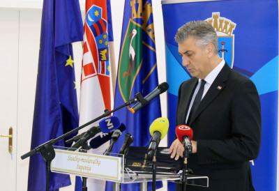 ХРВАТСКИ ПРЕМИЈЕР НЕ ВИДИ ПРОБЛЕМ У ВЕЛИЧАЊУ УСТАШТВА Пленковић: Чему цензура у слободној Хрватској