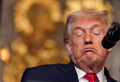 ШТА ЛИ ТРАМП КАЖЕ НА ОВО? Епстин расправљао о љубави председника САД према младим девојкама са осуђеним педофилом ЕВО ШТА ЈЕ СВЕ НАПИСАО