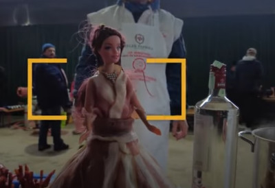 (ВИДЕО) БАРБИКА У БАЛСКОЈ ХАЉИНИ ОД ПРШУТЕ УКРАЛА ШОУ Ево шта је све обележило овогодишњи Фестивал хурке и кобасице