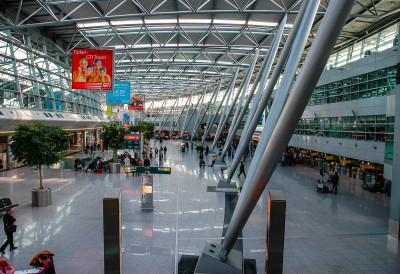 НОВА ПРАВИЛА ЗА ТУРИСТЕ КОЈИ ДОЛАЗЕ У САД Поред пасоша, на увид и ДРУШТВЕНЕ МРЕЖЕ, МЕЈЛОВИ