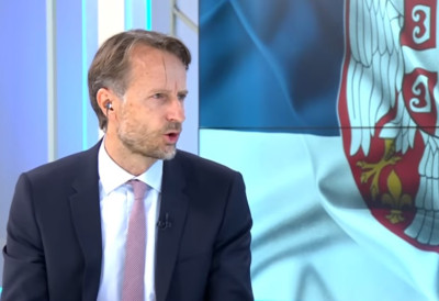 (ФОТО) ИЗ ЛЕДЕНЕ ВОДЕ Шеф Делегације ЕУ у Србији на необичан начин честитао Божић "ПОСЕБНО ТОПЛЕ ЖЕЉЕ ПОСЛЕ ХЛАДНОГ ЈУТРА"