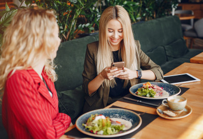СТРУЧЊАЦИ ЗА ХРАНУ ОВЕ НАМИРНИЦЕ НИКАДА НЕ НАРУЧУЈУ У РЕСТОРАНУ Мислите да су здраве, а заправо крију опасност