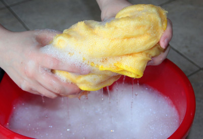 АКО ВАС МУЧИ ПРАШИНА, ОВО МОРАТЕ ДА ЗНАТЕ Овај једноставан кућни трик ће вам олакшати живот и ТЕЛЕВИЗОР НЕДЕЉАМА НЕЋЕТЕ МОРАТИ ДА БРИШЕТЕ