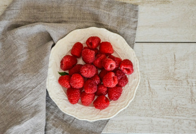 У СЕЛУ КОД ШАПЦА МАЛИНА РОДИЛА ДРУГИ ПУТ ОВЕ ГОДИНЕ Сретен преко друштвених мрежа продао 300 килограма!