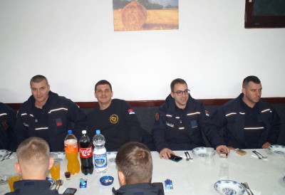 ДОБРОВОЉНИ ВАТРОГАСЦИ ИЗ ЕЛЕМИРА ВЕЋ 220 ГОДИНА ПРЕНОСЕ ХРАБРОСТ С КОЛЕНА НА КОЛЕНО На свечан начин обележили велики јубилеј