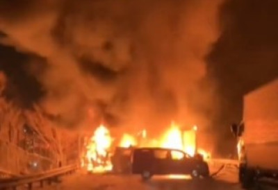 (ВИДЕО) МАСОВНА САОБРАЋАЈКА У ЈАПАНУ Одјекнула је снажна експлозија, све је у пламену УЧЕСТВОВАЛО НАЈМАЊЕ 50 АУТОМОБИЛА И КАМИОНА