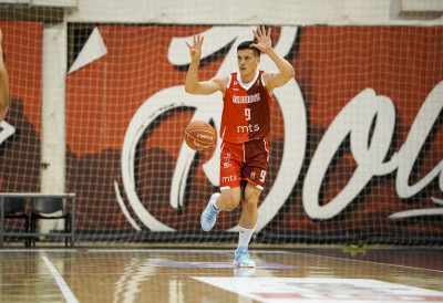 ПОРАЗ НОВОСАДСКИХ КОШАРКАША У КРАЉЕВУ Напад Воше није постојао