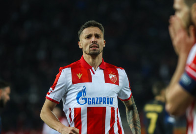 РАДЕ КРУНИЋ НАЈБОЉИ ФУДБАЛЕР ЦРВЕНЕ ЗВЕЗДЕ У 2025. ГОДИНИ: Лидер у свлачионици и продужена рука стручног штаба на терену