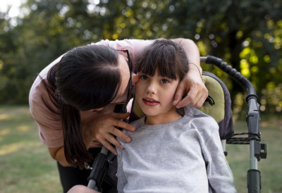 КОРАК КА СИСТЕМСКОМ РЕШЕЊУ ЗА РОДИТЕЉЕ–НЕГОВАТЕЉЕ Министарство расписало јавни позив за израду новог закона