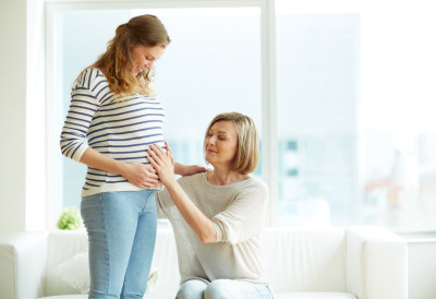 Између жеље за материнством и затвора ЗАШТО ЈЕ СУРОГАТ РОДИТЕЉСТВО И ДАЉЕ ТАБУ ТЕМА И КРИВИЧНО ДЕЛО У СРБИЈИ Казне су до 10 година робије!